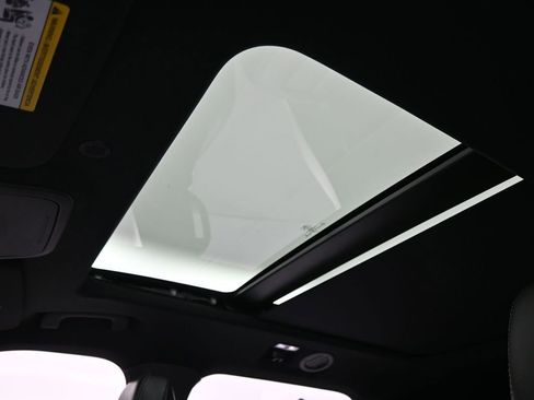 Certified 2020 Ford Explorer XLT w/ Equipment Group 202A image 17