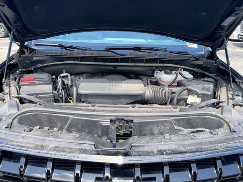 Used 2025 Chevrolet Suburban Z71 AWD/4WD image 30