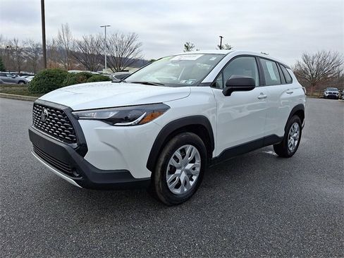 Certified 2025 Toyota Corolla Cross L image 3