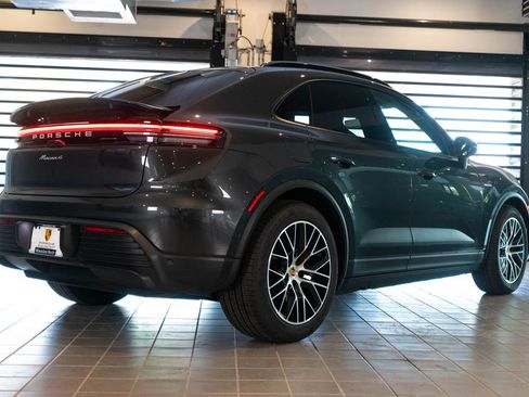 New 2026 Porsche Macan 4 Electric AWD/4WD image 9