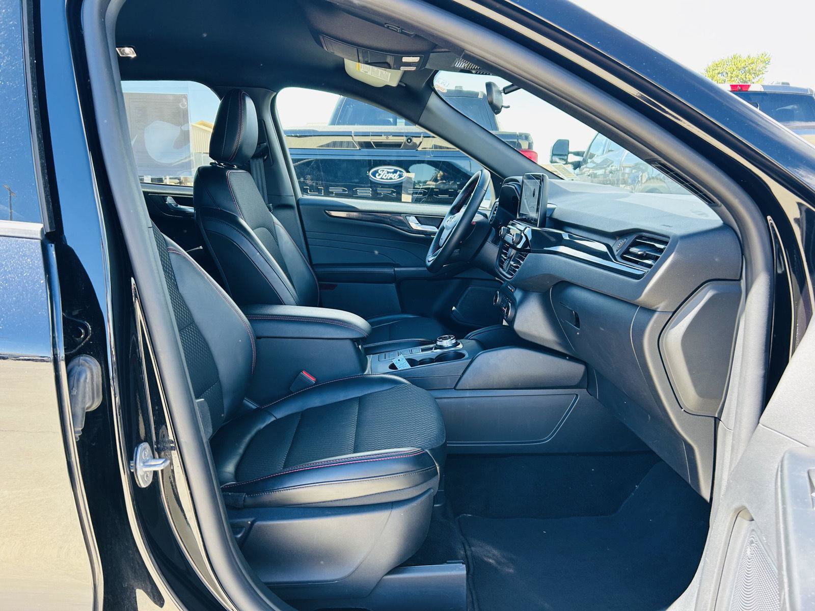 Used 2025 Ford Escape ST-Line FWD image 29