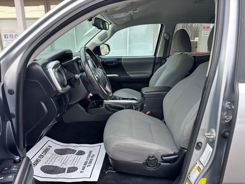 Used 2017 Toyota Tacoma SR5 w/ Tow Package image 14