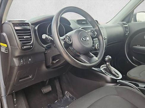 Used 2015 Kia Soul + FWD image 10