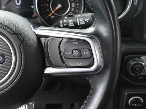 Used 2021 Jeep Wrangler Unlimited Sahara AWD/4WD image 30