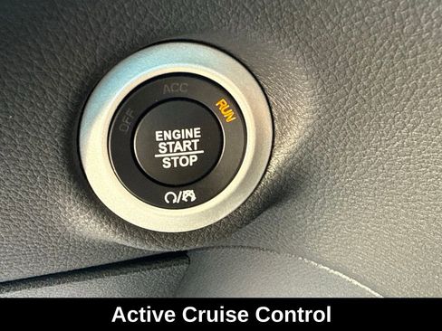 New 2026 Chrysler Pacifica Select image 16