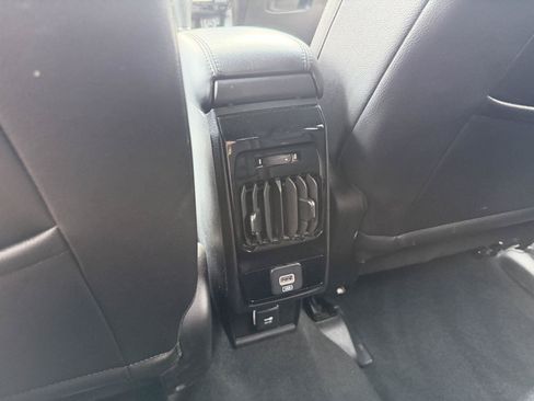 Certified 2025 Jeep Compass Limited AWD/4WD image 9