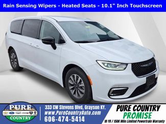 Used 2024 Chrysler Pacifica Select video 1