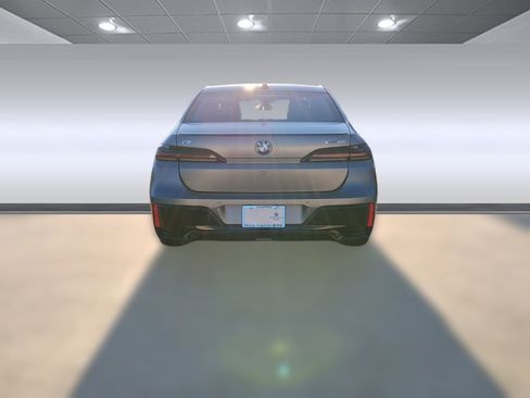 New 2026 BMW i7 xDrive60 w/ Premium Package image 10