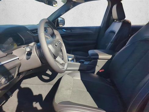 New 2025 Jeep Grand Cherokee Altitude image 3