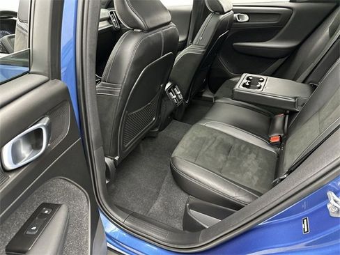 Used 2021 Volvo XC40 T5 R-Design w/ Advanced Package image 23
