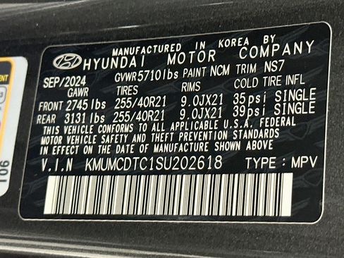 Used 2025 Genesis GV70 3.5T Sport w/ Sport Advanced Package AWD/4WD image 38