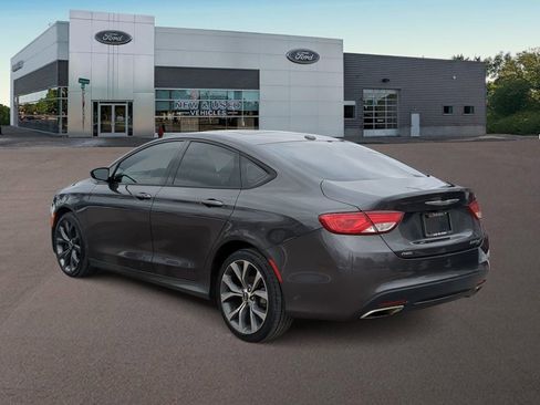 Used 2016 Chrysler 200 S w/ Comfort Group image 8