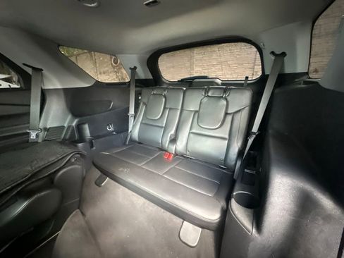 Used 2023 Ford Explorer XLT w/ Equipment Group 202A RWD image 18