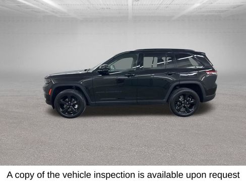 Used 2023 Jeep Grand Cherokee Limited w/ Black Appearance Package AWD/4WD image 9
