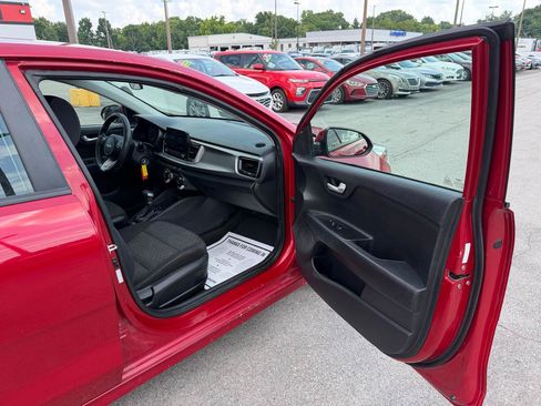 Used 2022 Kia Rio S FWD image 9