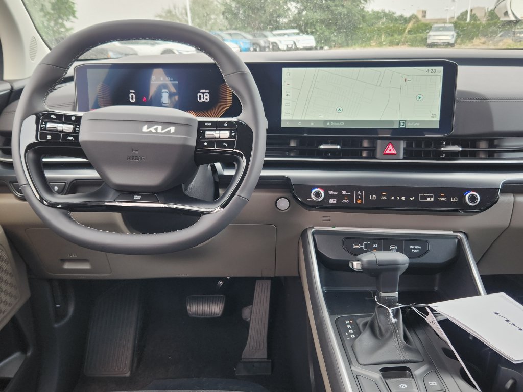 New 2027 Kia Carnival FWD image 11