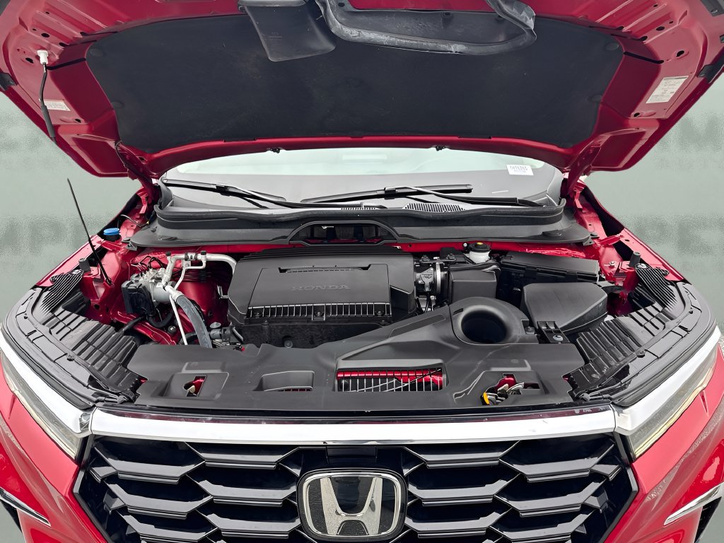 Used 2025 Honda Pilot Touring image 29