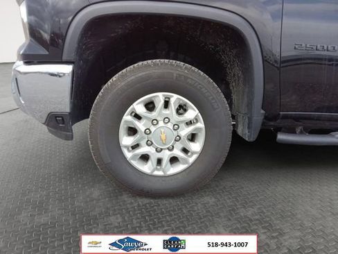Used 2025 Chevrolet Silverado 2500 LT w/ Convenience Package AWD/4WD image 9