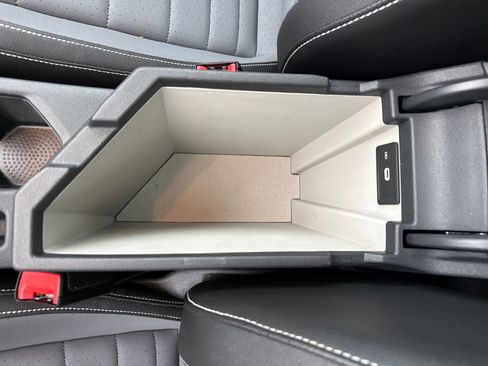 Certified 2025 Volkswagen Jetta SE w/ Sunroof Package image 26