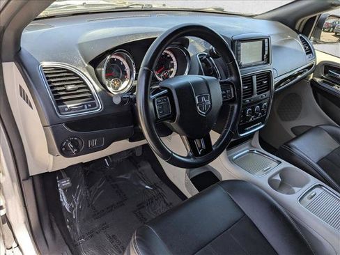 Used 2019 Dodge Grand Caravan SXT FWD image 10