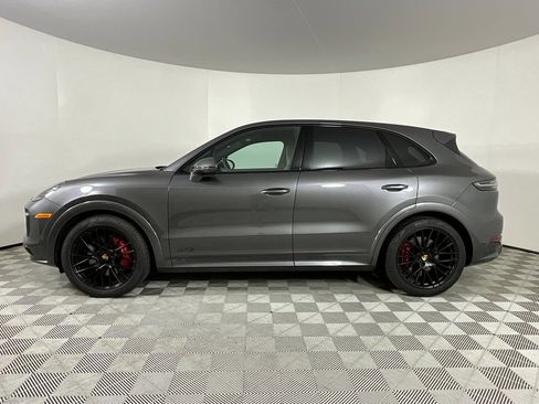 Used 2022 Porsche Cayenne GTS image 2