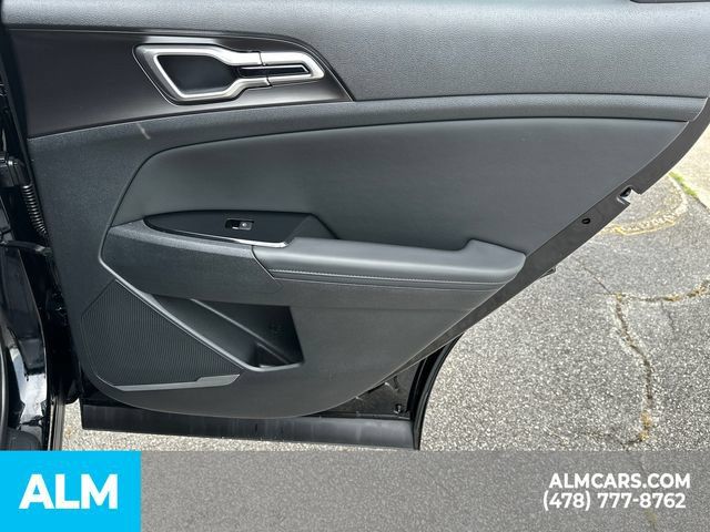 Used 2025 Kia Sportage EX FWD image 18