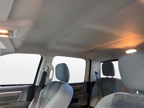 Used 2019 RAM 1500 Classic SLT w/ SLT Plus D￩cor Group AWD/4WD image 35