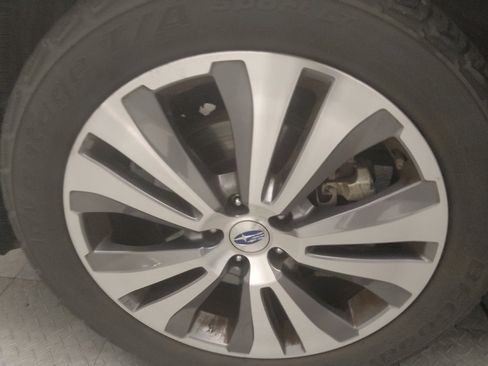 Used 2019 Subaru Ascent Premium image 31