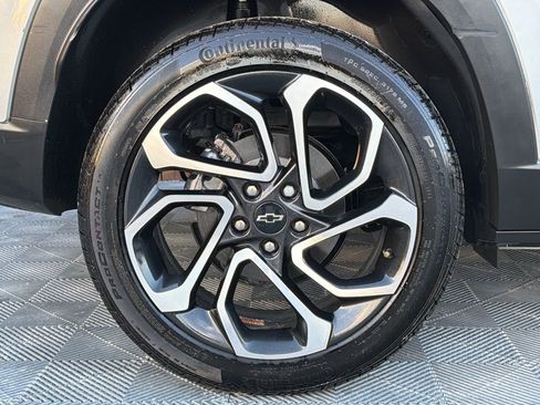 Used 2025 Chevrolet Trax RS w/ Driver Confidence Package image 19