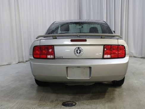 Used 2008 Ford Mustang Deluxe image 23