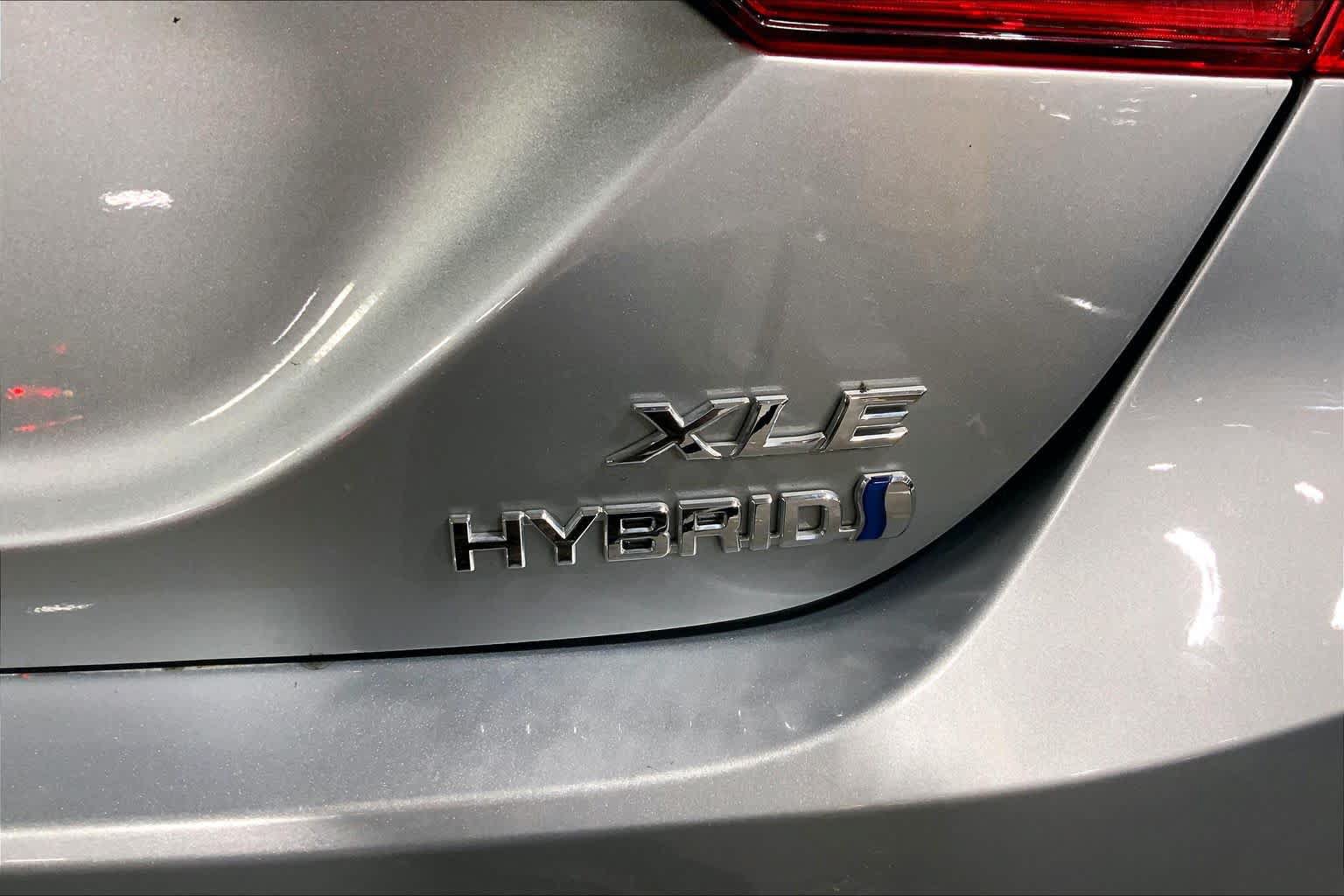 Certified 2020 Toyota Camry XLE FWD image 10