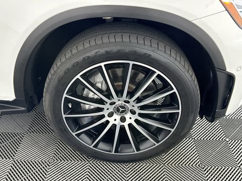 Used 2023 Mercedes-Benz GLC 300 4MATIC Coupe image 11