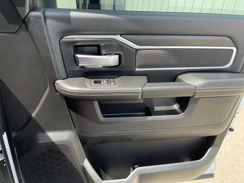 Used 2025 RAM 2500 Big Horn AWD/4WD image 38