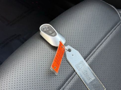 Used 2023 Mercedes-Benz GLC 300 4MATIC image 42