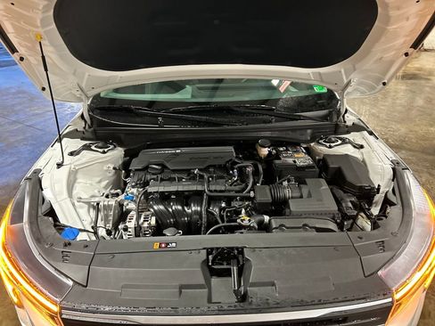 New 2025 Kia K4 LXS image 32