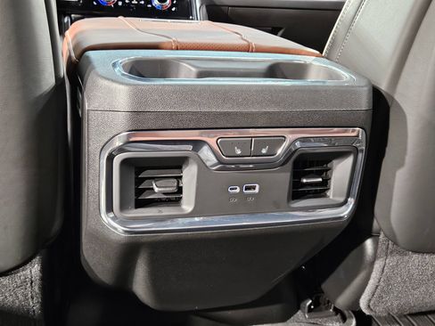 Used 2025 GMC Sierra 2500 Denali Ultimate AWD/4WD image 39