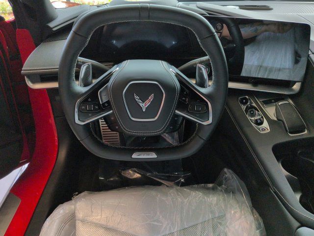 Used 2025 Chevrolet Corvette Z06 RWD image 17