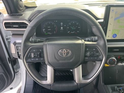 Used 2025 Toyota 4Runner TRD Off-Road Premium image 18