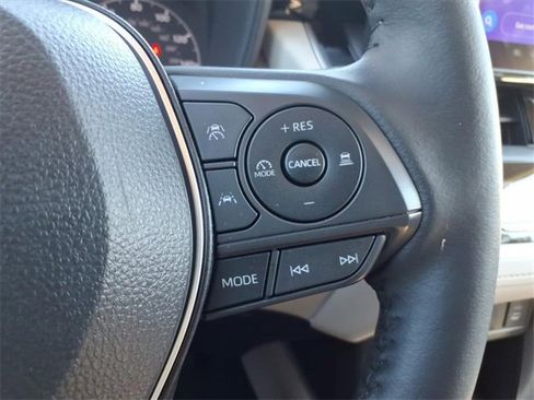 Used 2024 Toyota Corolla Cross LE image 26