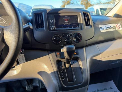 Used 2020 Nissan NV200 SV w/ Sliding Glass Door Package image 24