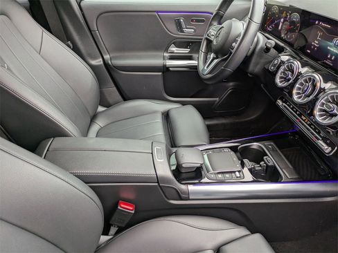 Used 2023 Mercedes-Benz GLA 250 4MATIC image 35