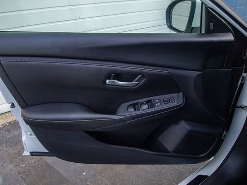 Used 2025 Nissan Sentra SV FWD image 11