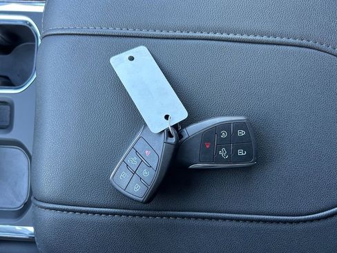 Used 2025 GMC Sierra 1500 Elevation w/ Elevation Premium Package image 28