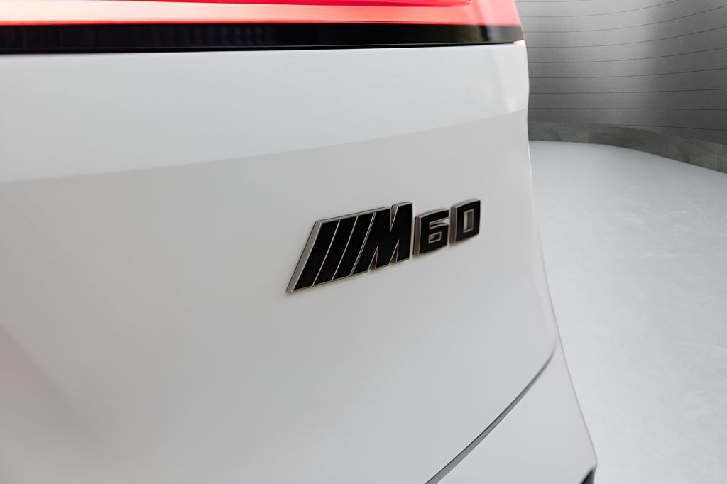 Used 2023 BMW iX M60 w/ Executive Package AWD/4WD image 17