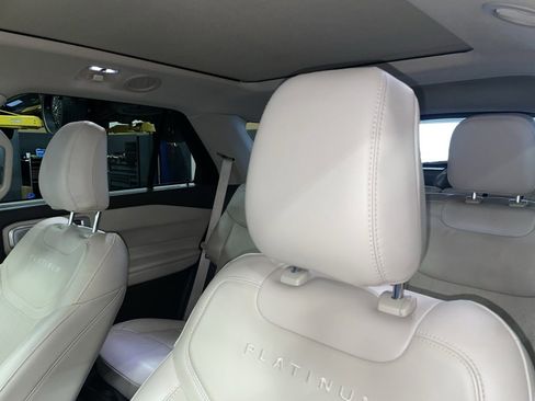 Used 2022 Ford Explorer Platinum w/ Equipment Group 601A image 22