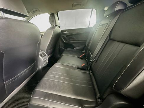 Used 2022 Volkswagen Tiguan SE FWD image 25