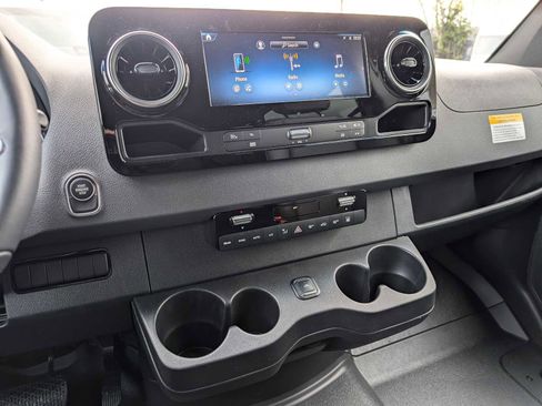 New 2025 Mercedes-Benz Sprinter 2500 image 28