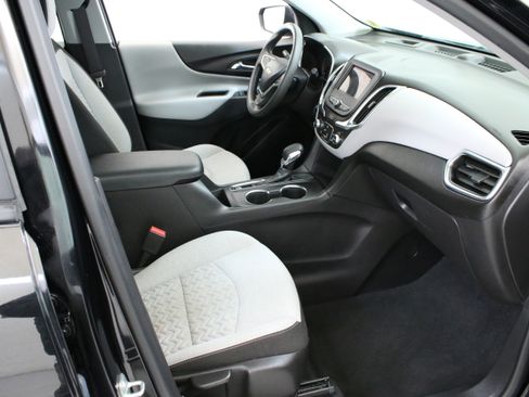 Used 2023 Chevrolet Equinox LS image 29