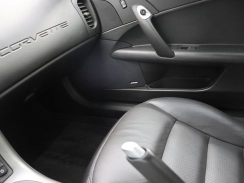 Used 2007 Chevrolet Corvette Convertible w/ Preferred Equipment Group image 11