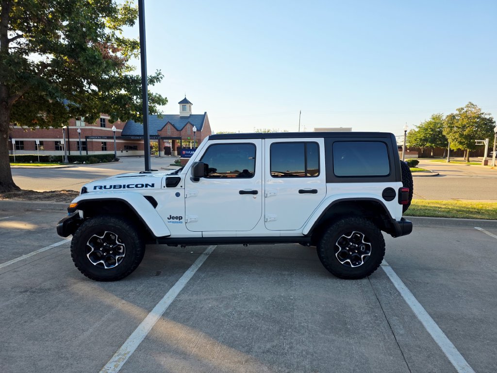 Used 2022 Jeep Wrangler Unlimited Rubicon 4xe w/ Cold Weather Group AWD/4WD image 21